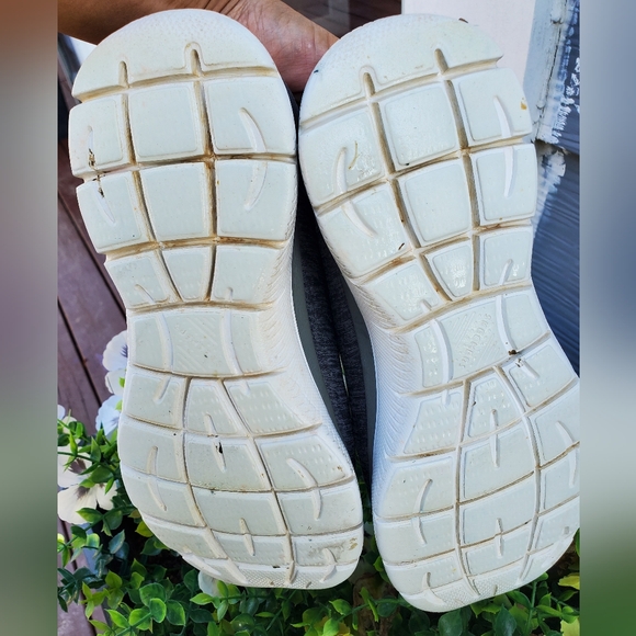 Skechers Women's Hands Free Slip-ins - Picture 4 of 7